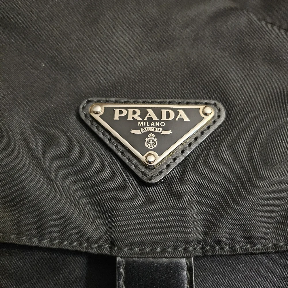 (SOLD)Authentic Prada nylon cargo / messnger bag - Picture 3 of 13